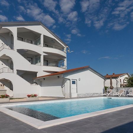 Apartmani Martin Mit Beheiztem Pool With Heated Pool Bibinje Exterior foto